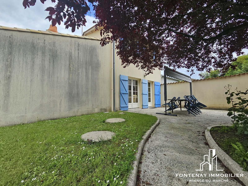 Maison - 220 m² - 11 pièces