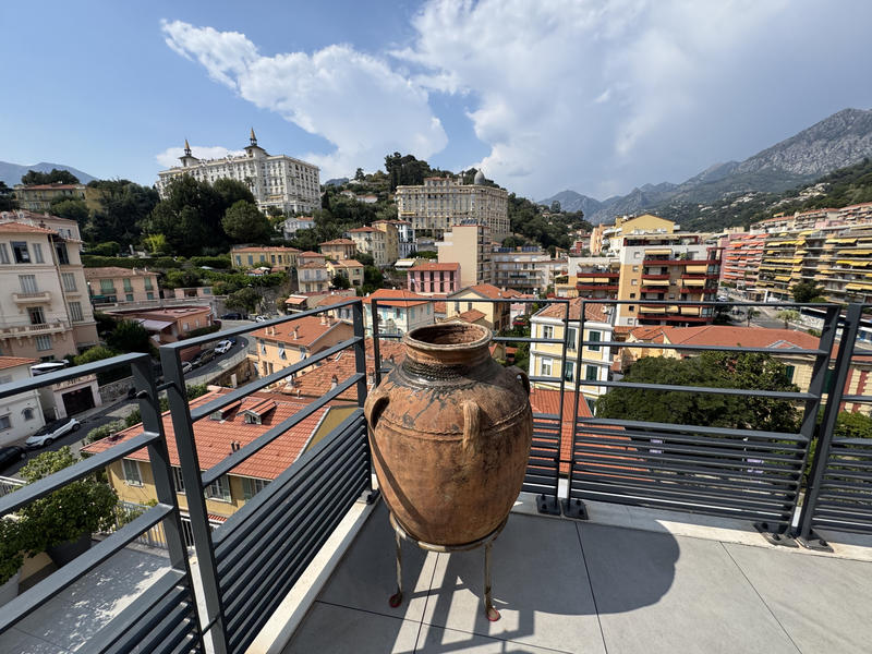 Appartement - 102 m² - 4 pièces