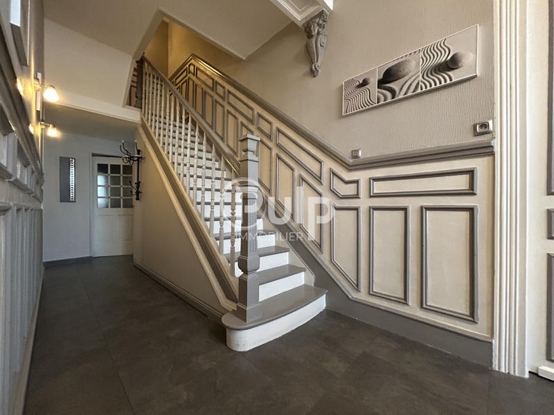 Maison bourgeoise - 235 m² - 7 pièces