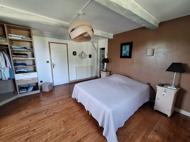 Propriété - 191 m² - 6 pièces