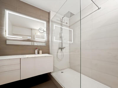 Appartement - 135 m² - 8 pièces