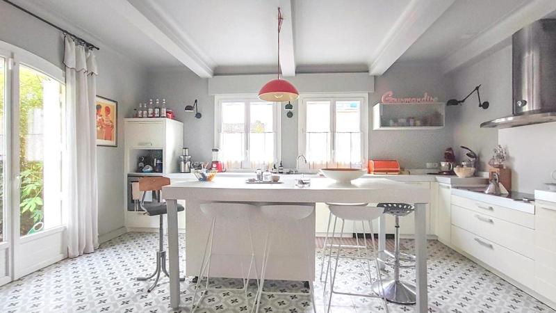 Maison ancienne - 220 m² - 7 pièces