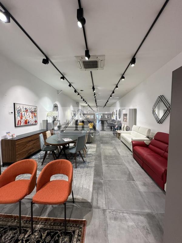 Local commercial - 380 m²