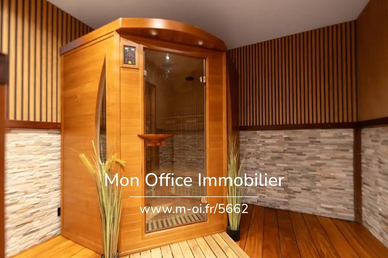 Maison - 400 m² - 17 pièces