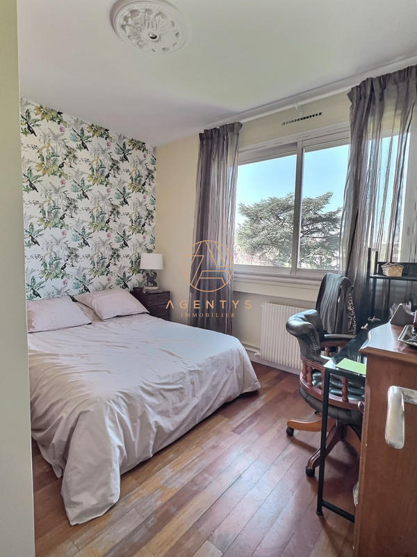 Appartement - 100 m² - 5 pièces