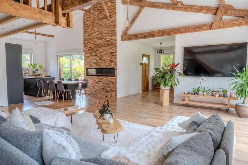 Maison - 210 m² - 5 pièces