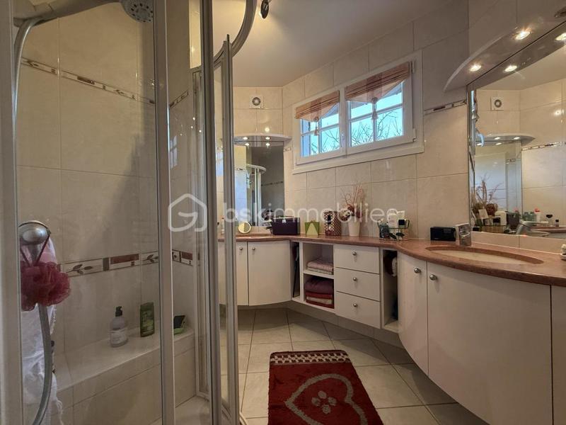 Maison - 130 m² - 7 pièces