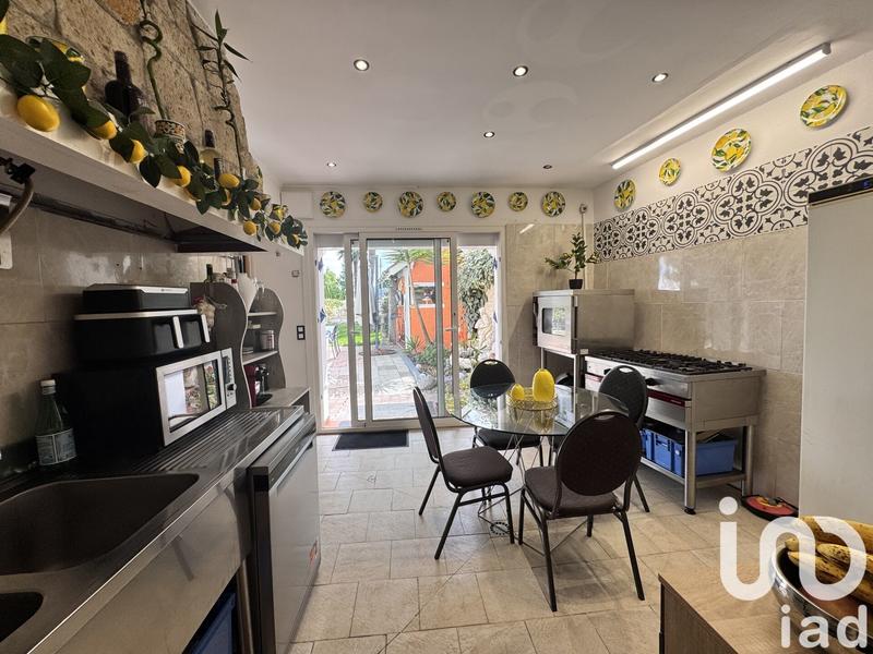 Maison - 181 m² - 7 pièces