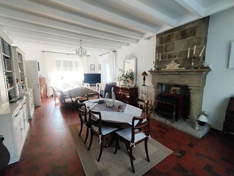 Maison - 198 m² - 8 pièces