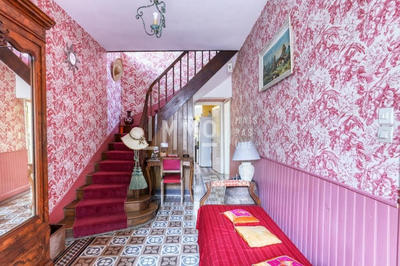 Maison - 242 m² - 8 pièces