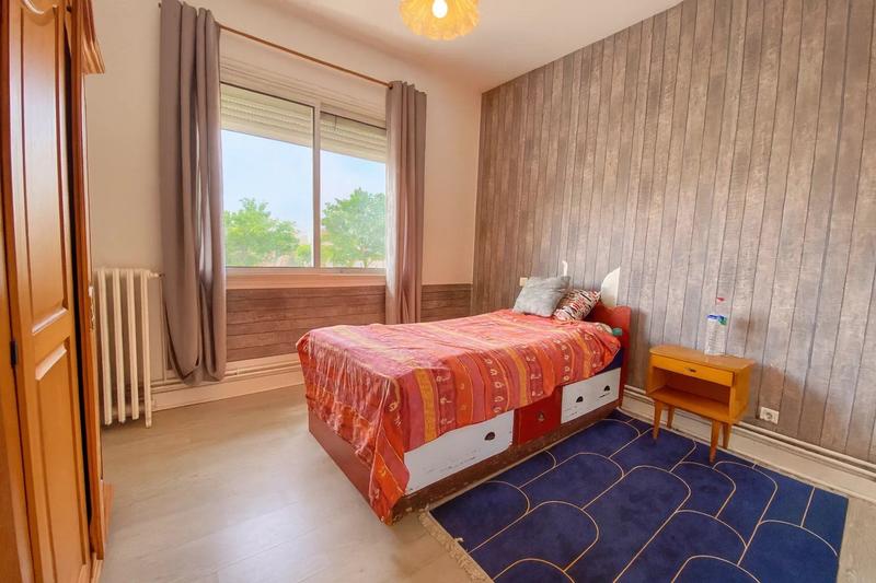 Maison - 161 m² - 9 pièces