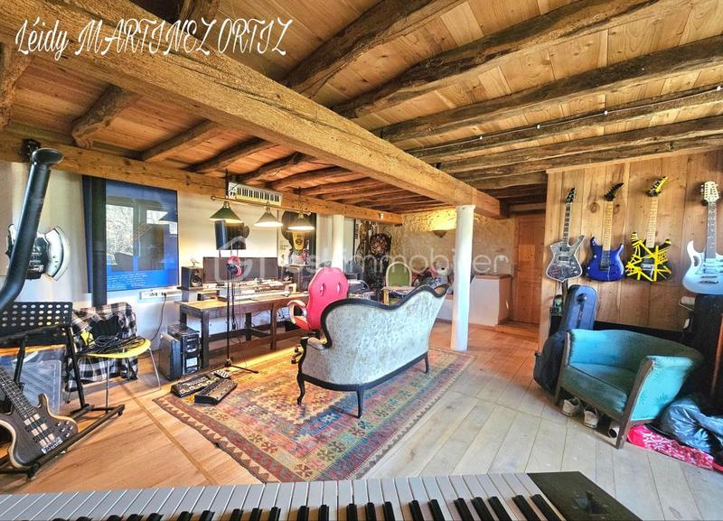 Maison en pierre - 215 m² - 7 pièces