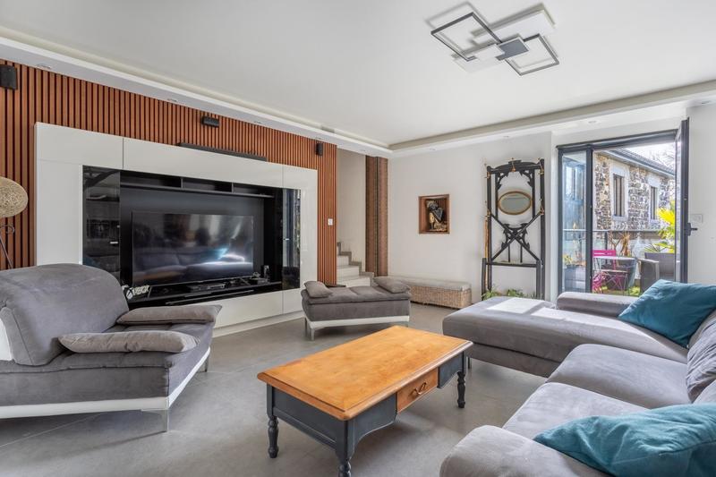 Maison - 480 m² - 19 pièces