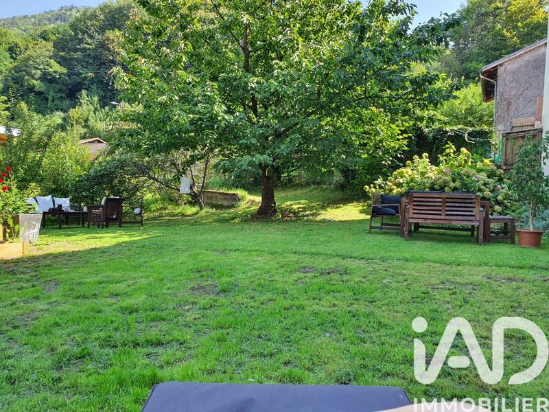 Maison - 241 m² - 6 pièces