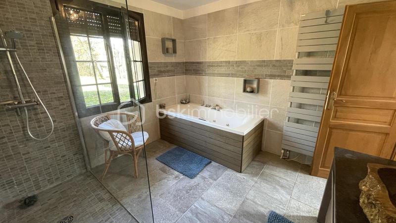 Propriété - 151 m² - 6 pièces