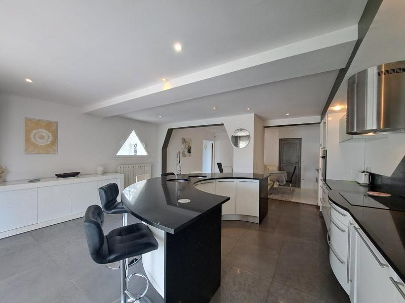 Maison - 136 m² - 6 pièces