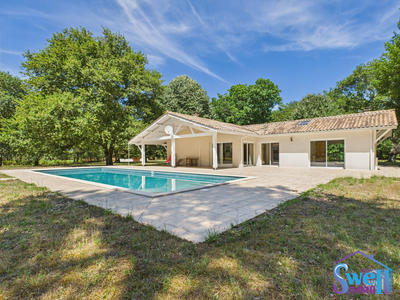 Maison contemporaine - 272 m² - 9 pièces