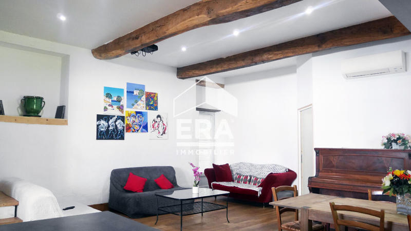 Maison - 220 m² - 6 pièces