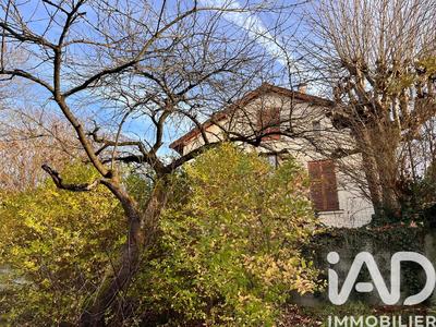 Maison - 99 m² - 6 pièces