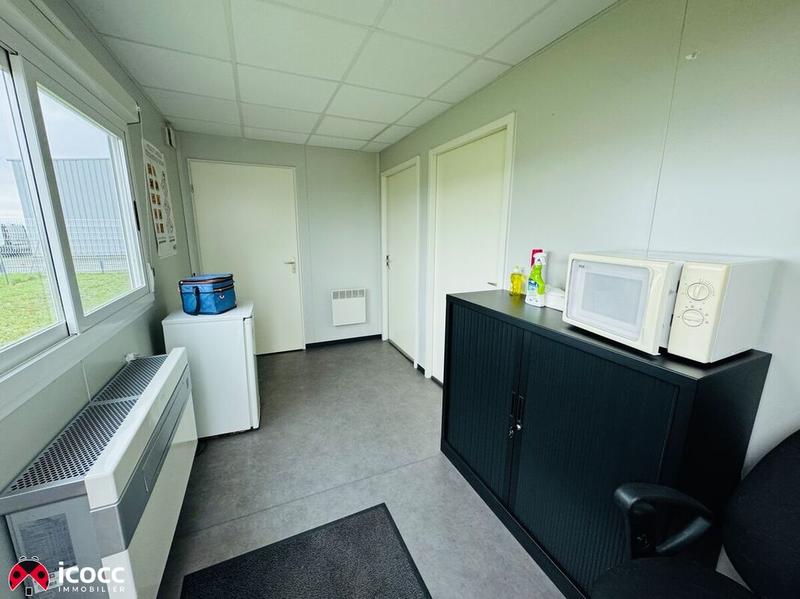 Local d'activités - 139 m² - 8 pièces