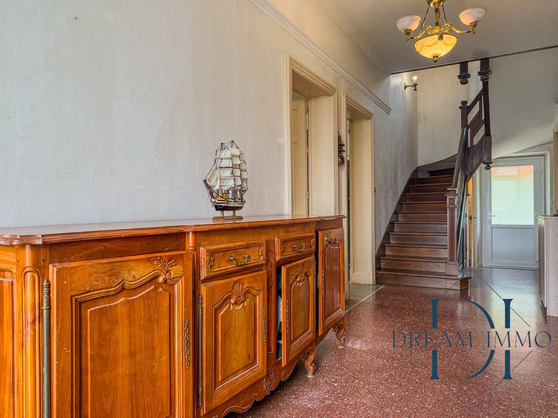 Maison - 204 m² - 8 pièces