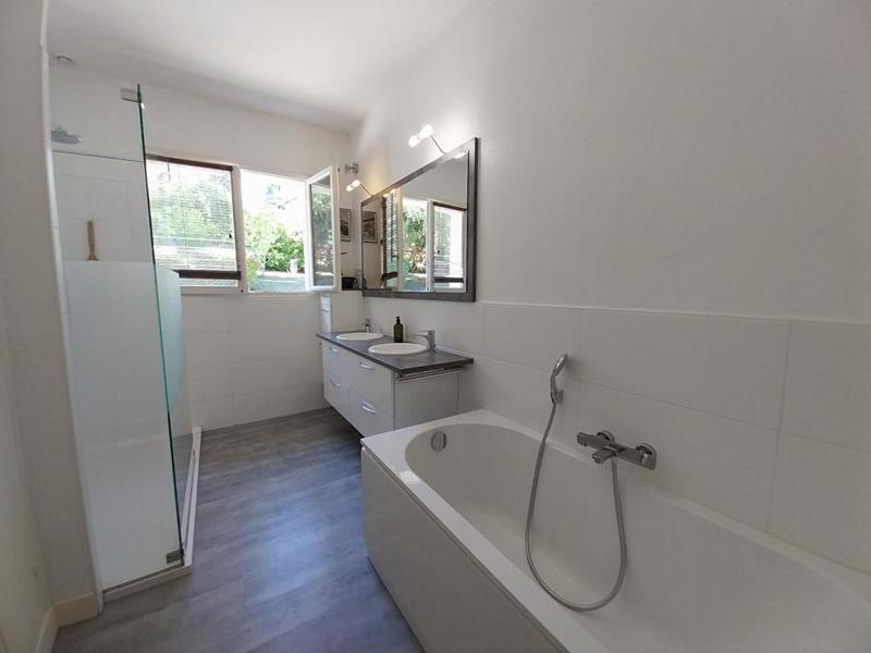 Maison - 180 m² - 7 pièces