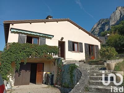 Maison - 81 m² - 5 pièces