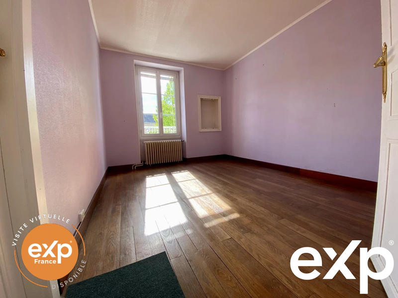 Maison traditionnelle - 155 m² - 8 pièces