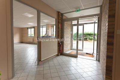 Local commercial - 1 717 m² - 13 pièces