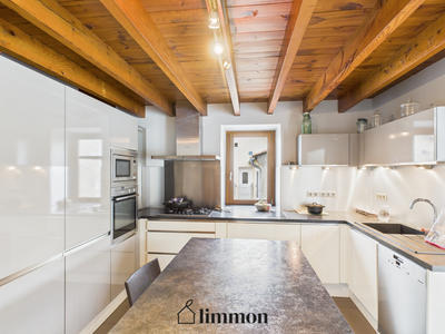 Maison - 228 m² - 8 pièces