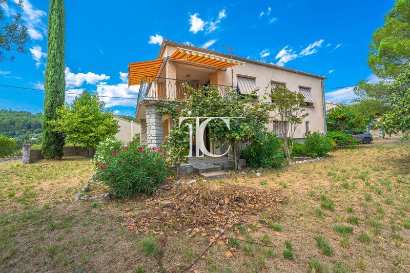 Maison - 141 m² - 6 pièces