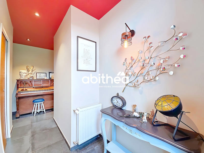 Maison - 270 m² - 9 pièces