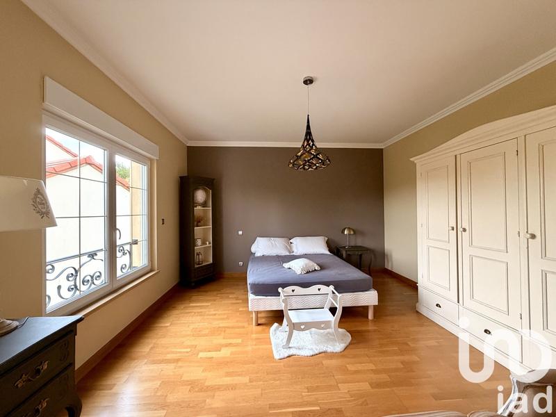 Maison - 253 m² - 6 pièces