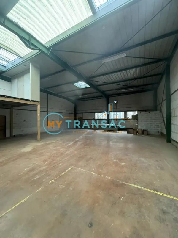 Local d'activité / Entrepôt - 385 m²