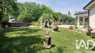 Maison - 200 m² - 7 pièces