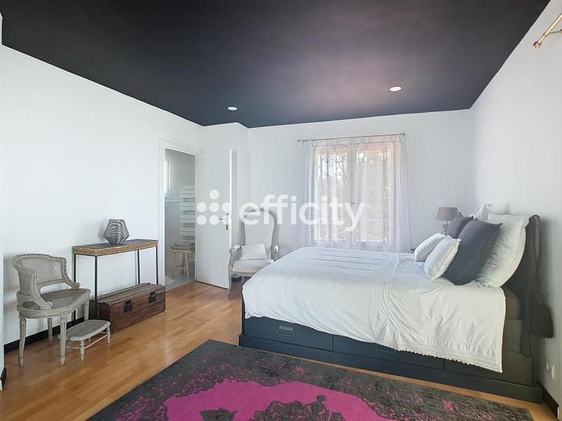 Maison - 180 m² - 5 pièces