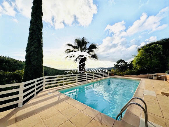 Maison - 229 m² - 11 pièces