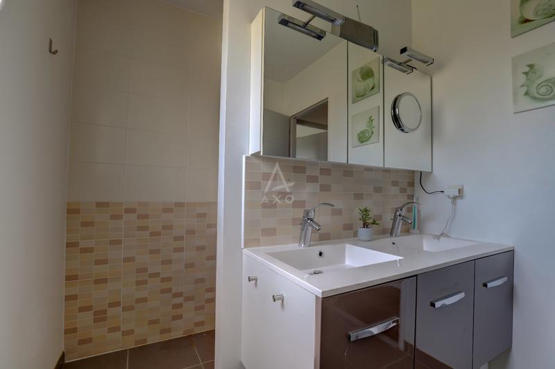 Maison - 174 m² - 7 pièces