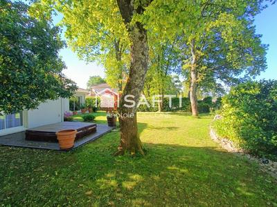 Maison - 213 m² - 7 pièces