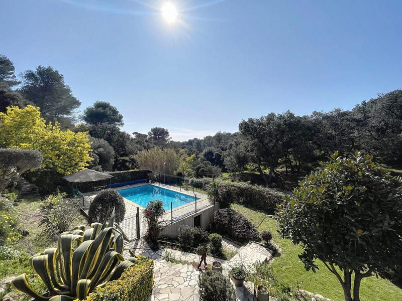 Villa - 184 m² - 4 pièces