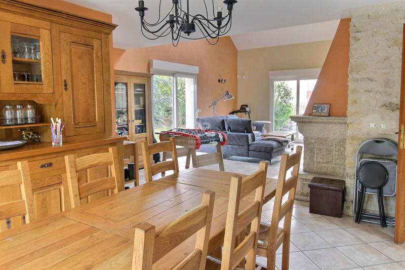 Maison - 180 m² - 8 pièces