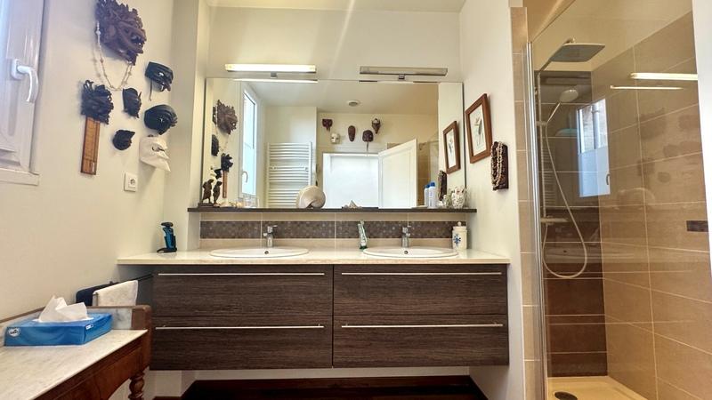 Maison - 181 m² - 7 pièces