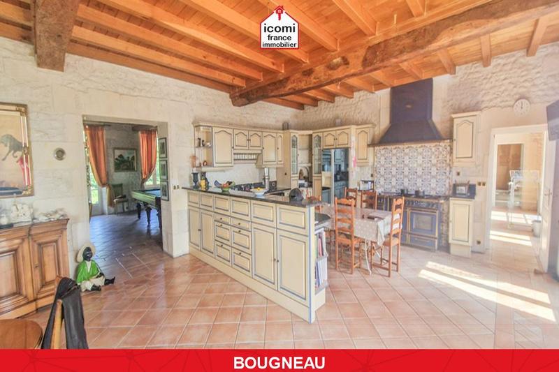 Propriété - 1 000 m² - 10 pièces