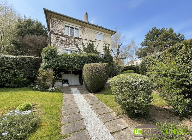 Maison traditionnelle - 107 m² - 5 pièces