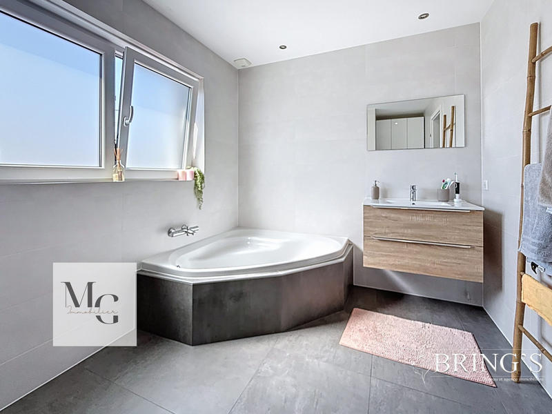 Maison - 125 m² - 5 pièces