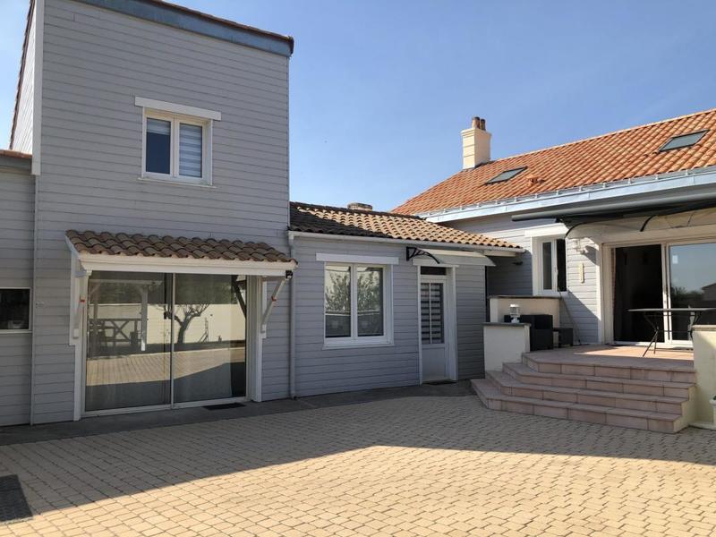 Maison - 140 m² - 5 pièces