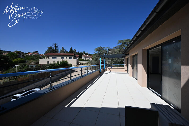 Appartement - 110 m² - 5 pièces