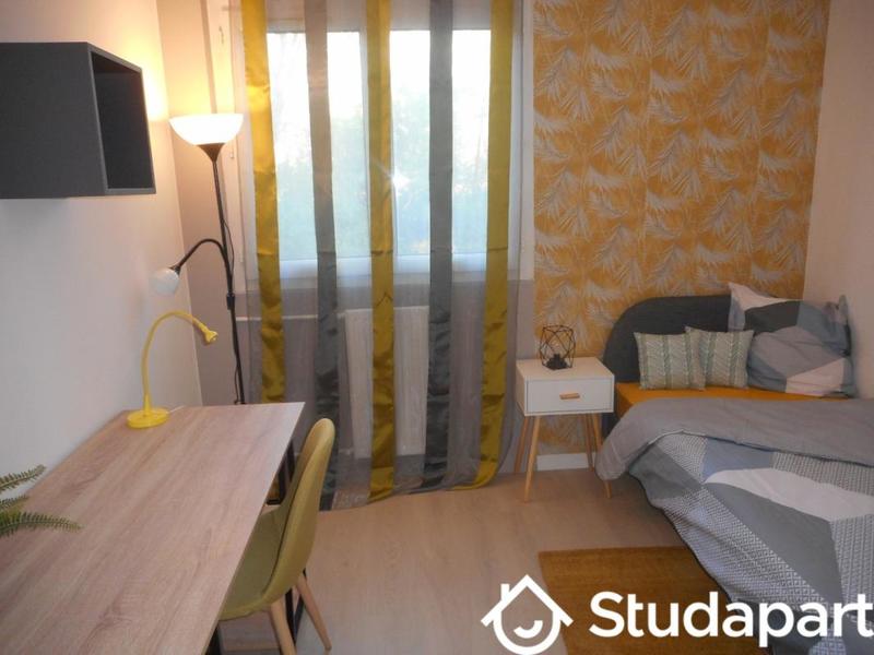 Chambre - 10 m² - 1 pièce