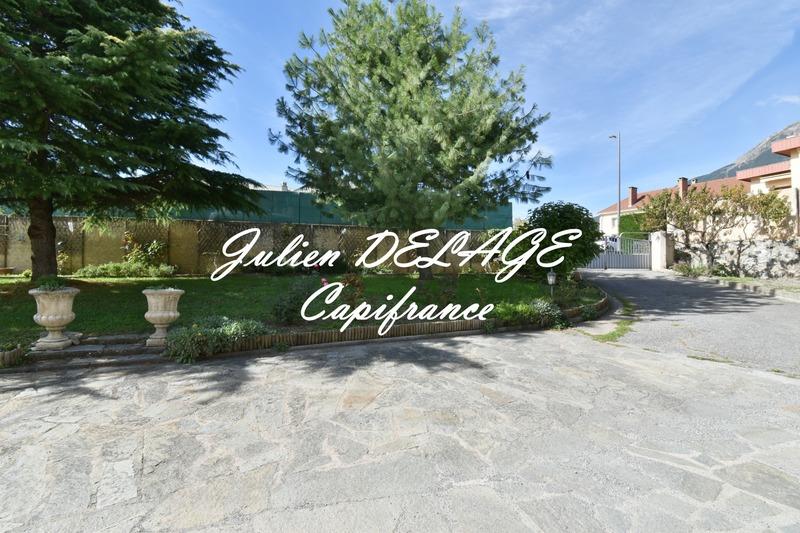 Maison - 125 m² - 8 pièces