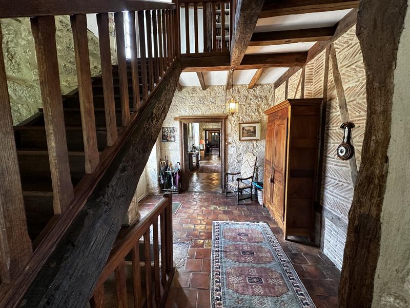 Maison ancienne - 380 m² - 11 pièces